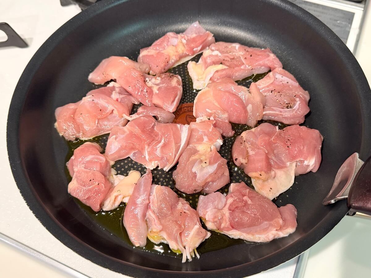 タサン志麻さん「カリカリじゃがいもと鶏のソテー」のレシピ