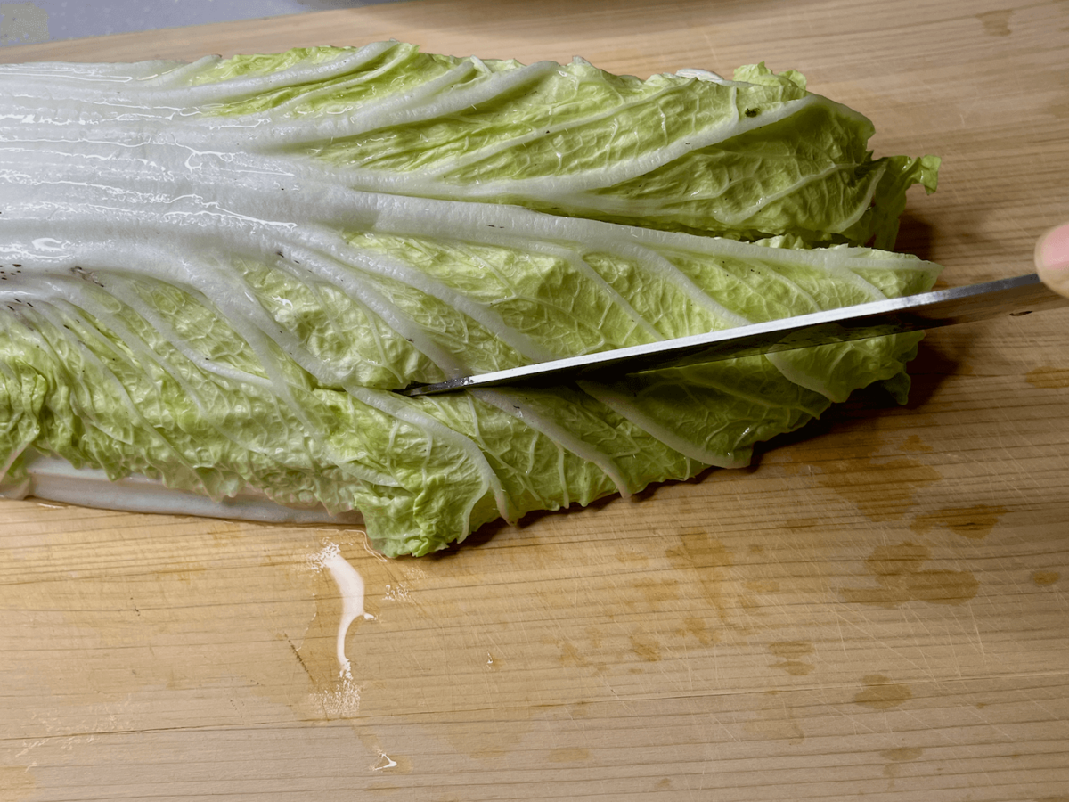 大阪王将が教える「白菜の切り方」