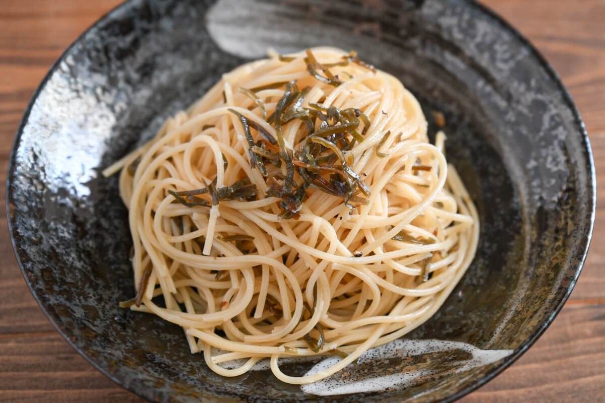 セブンプレミアム「レンジでうま塩こんぶパスタ」のレシピ