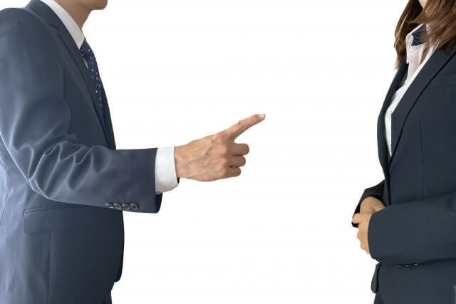【会社の備品】ペン1本でも持ち帰ったら犯罪になる?