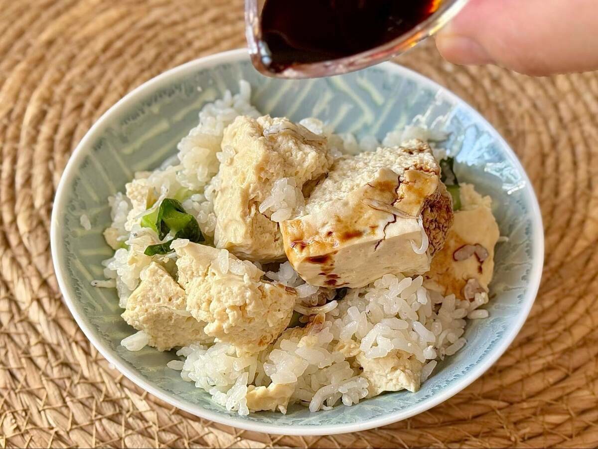 「ゆで魚と豆腐炊き込みごはん献立」