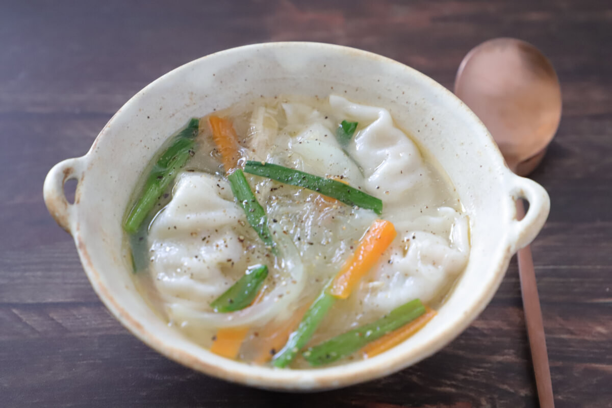 李朝園 肉汁あふれる生餃子/ やみつきキムチ餃子