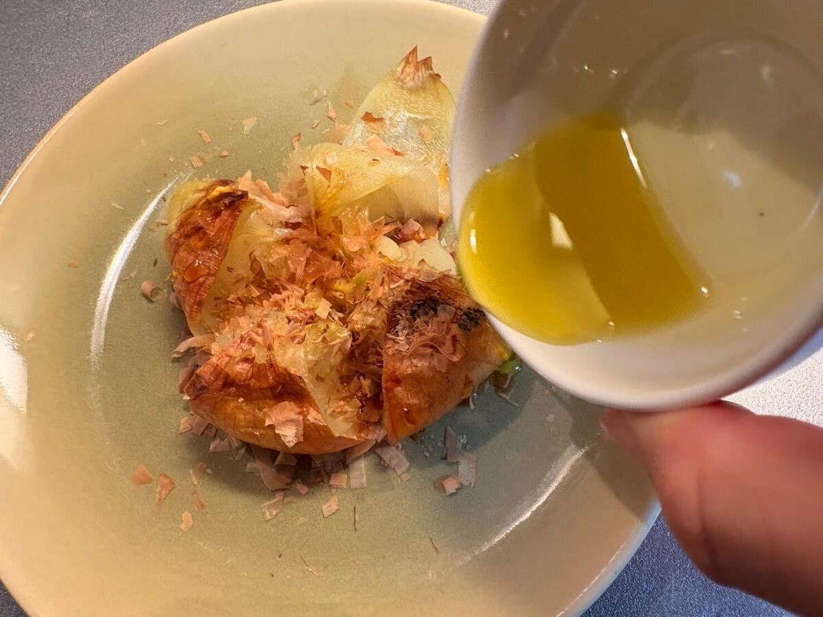 丸ごと玉ねぎのエスニック風味