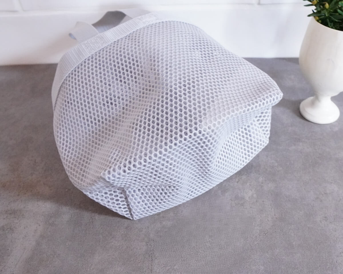 無印良品の「立体メッシュ 持ち手付き巾着」