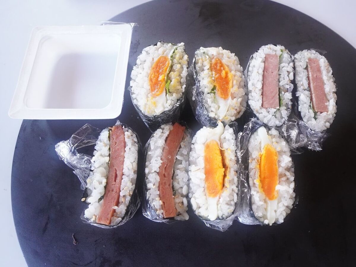 豆腐パックで「おにぎらず」作り方