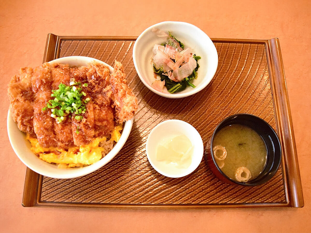 ガスト「チキンカツ玉子丼定食」実食レポ