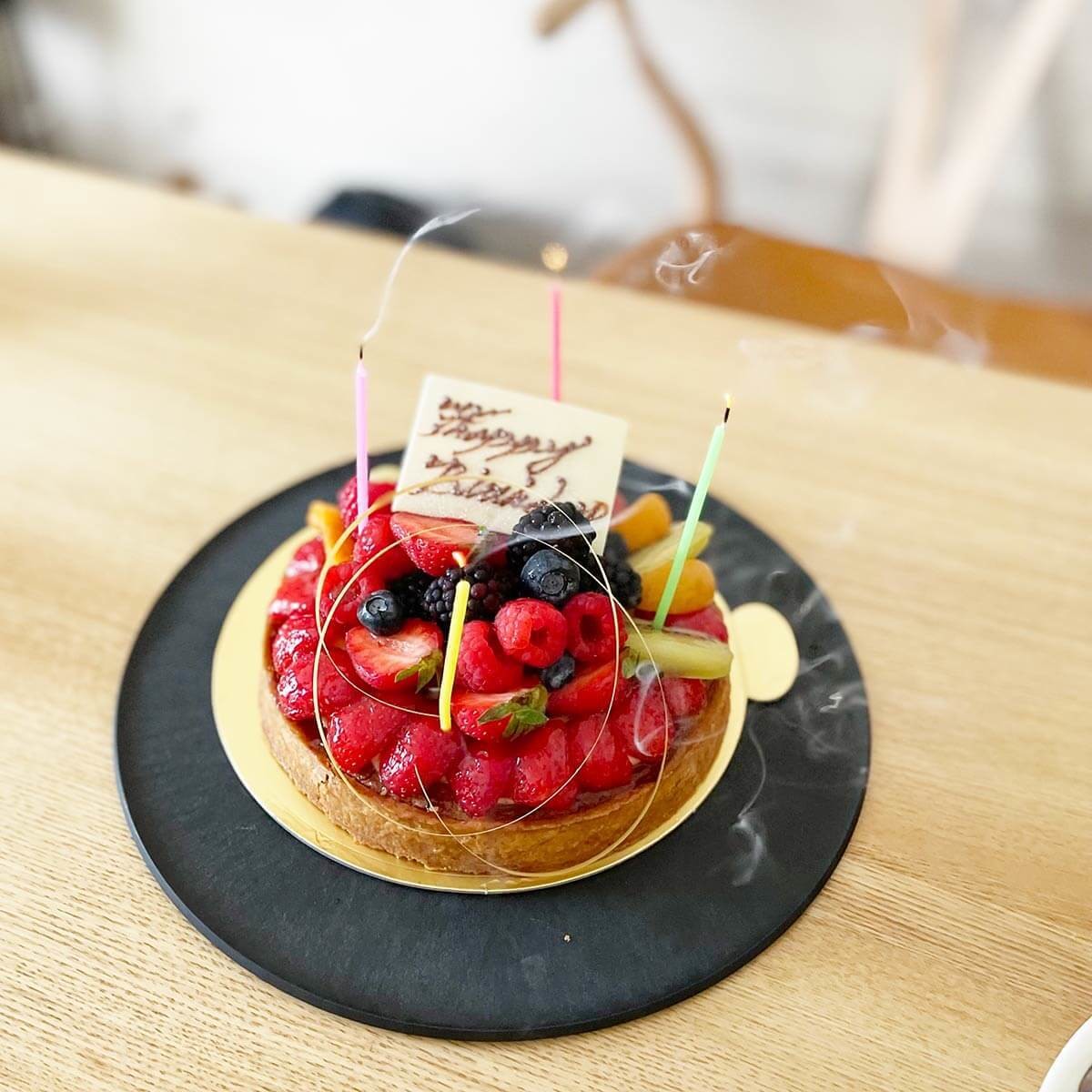 ホールケーキ」を乗せるお皿問題→【まな板になるお皿】が最強説！主役