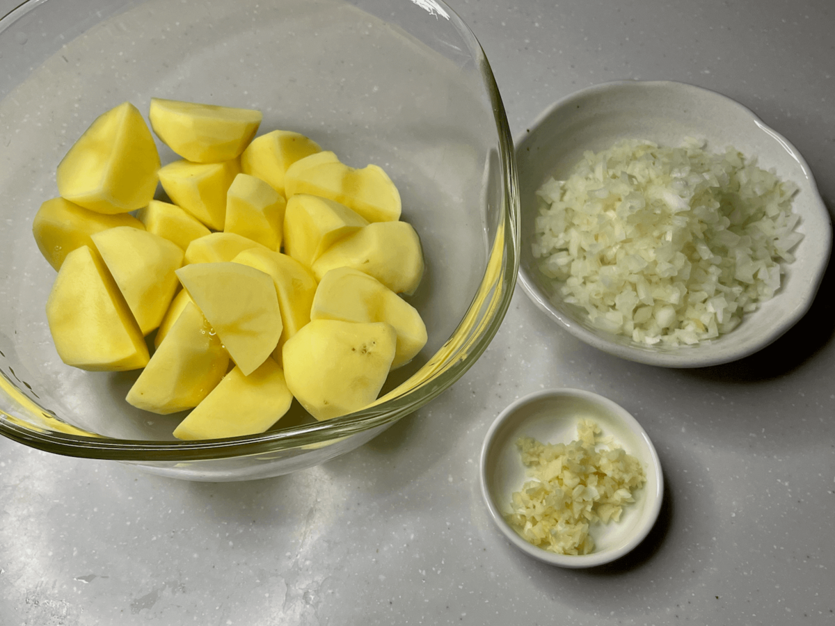 ポテトのタカタクさん「揚げないチーズコロッケ」