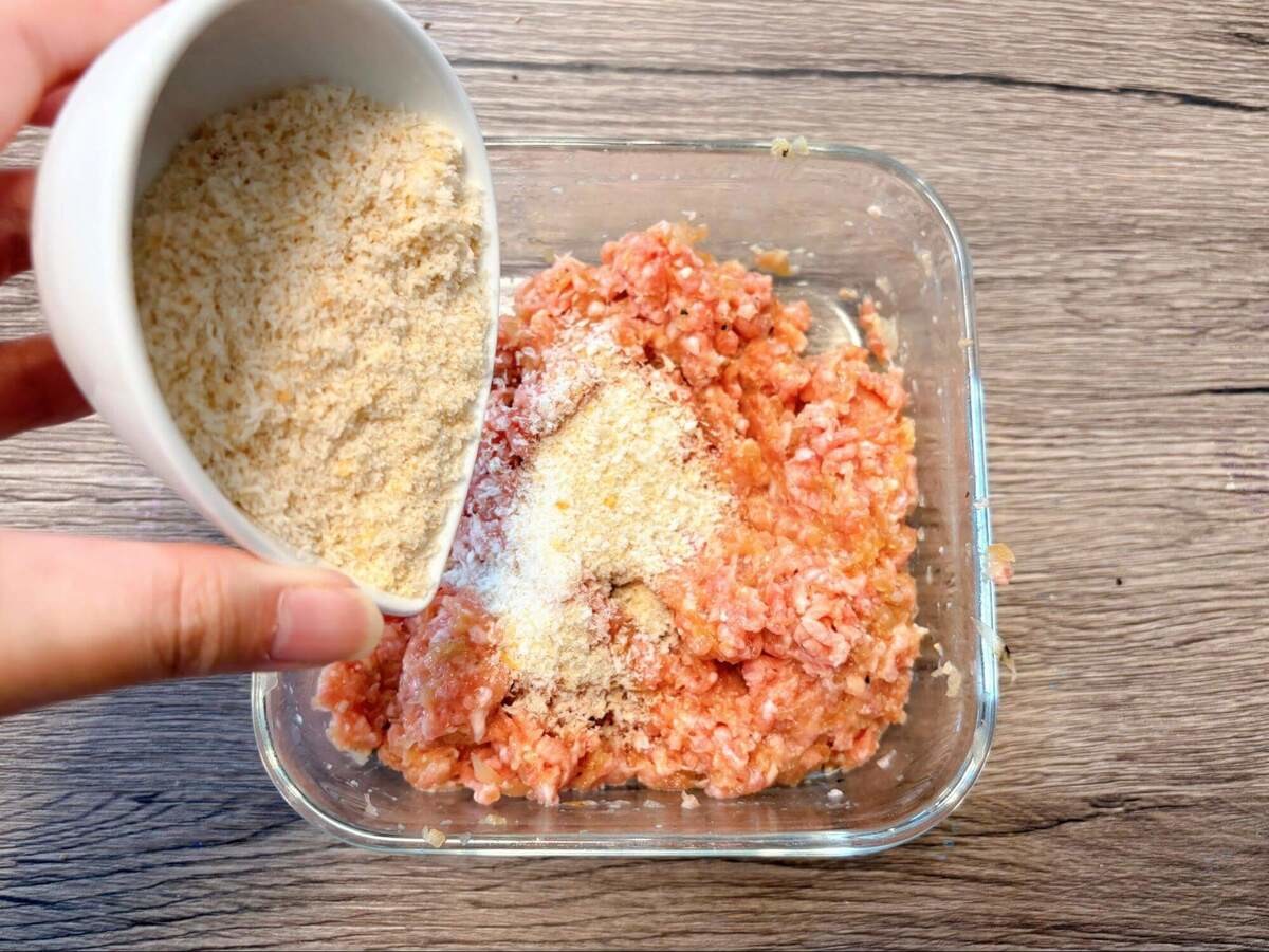 松山ケンイチさん「自家製トマトソースのハンバーグ」