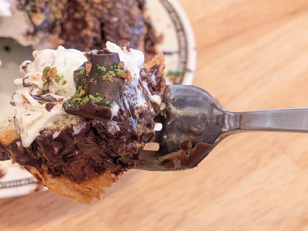 コメダ珈琲店「シロノワール ブラックモンブラン ー宇治抹茶仕立てー」