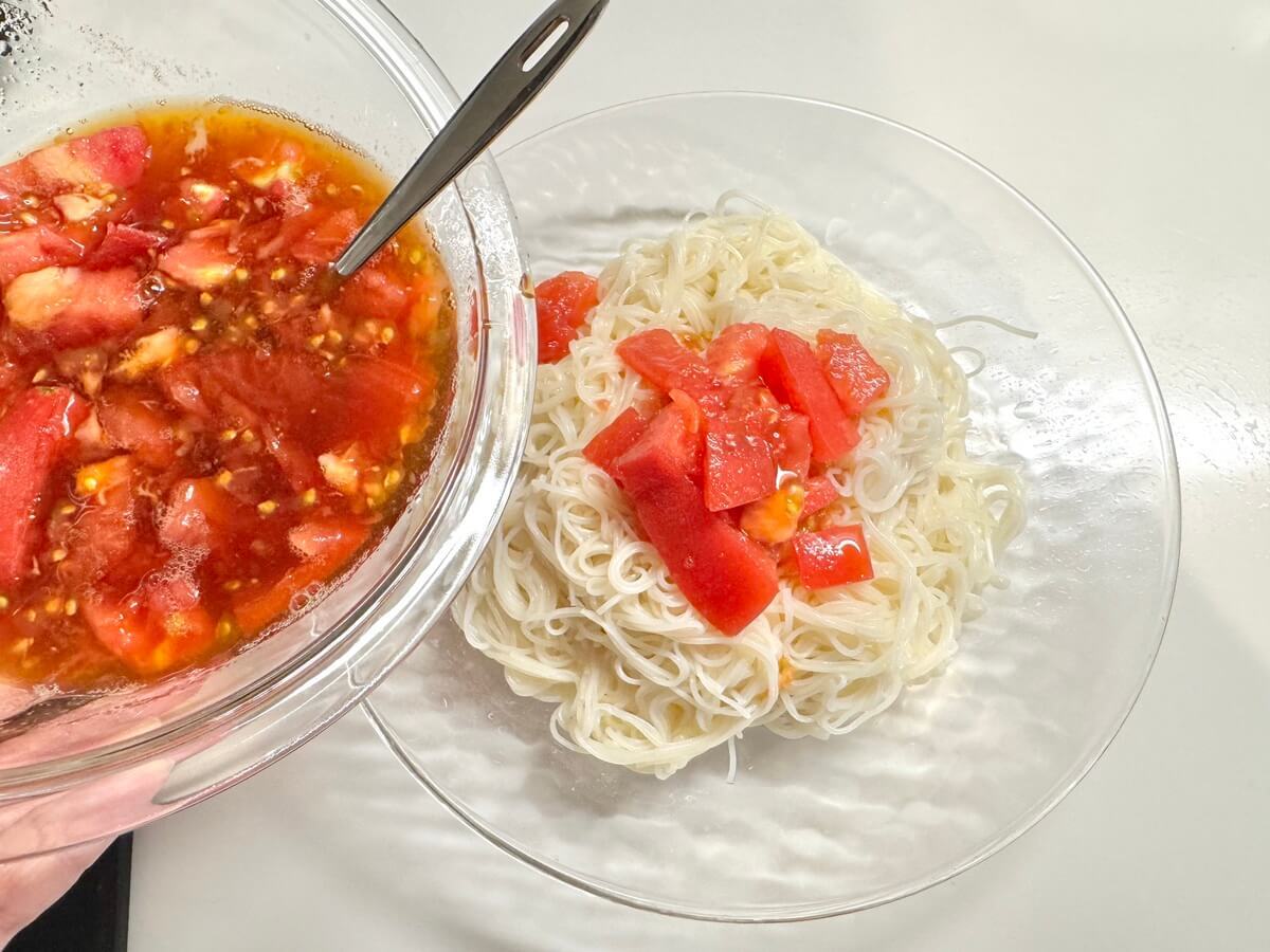 ひとくちモッツァレラとトマトのそうめん