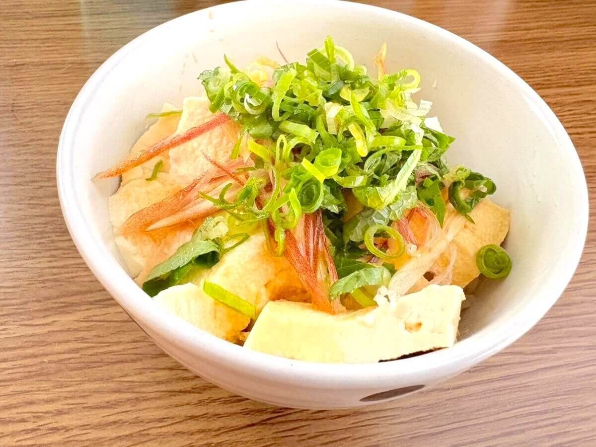 「冷ややっこ丼」