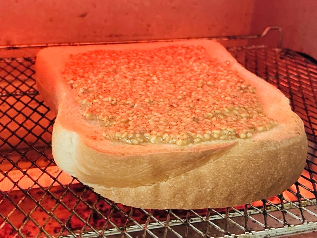 ごま好きに捧げる「炒りごまトースト」のレシピ