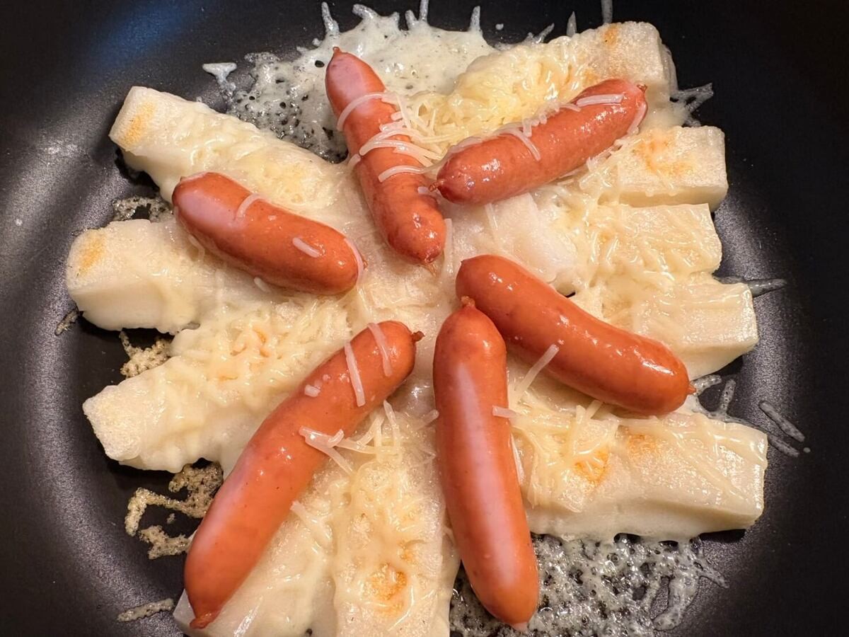 日本ハム公式「シャウエッセンもちピザ」