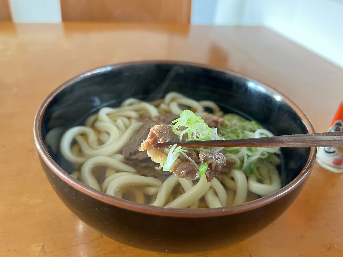 林亮平さん「いりこだしの肉うどん」