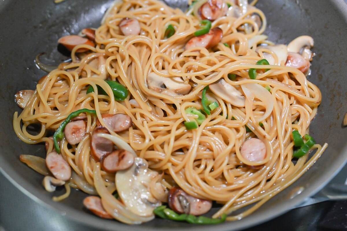 鳥羽周作さん「めんつゆナポリタン」のレシピ
