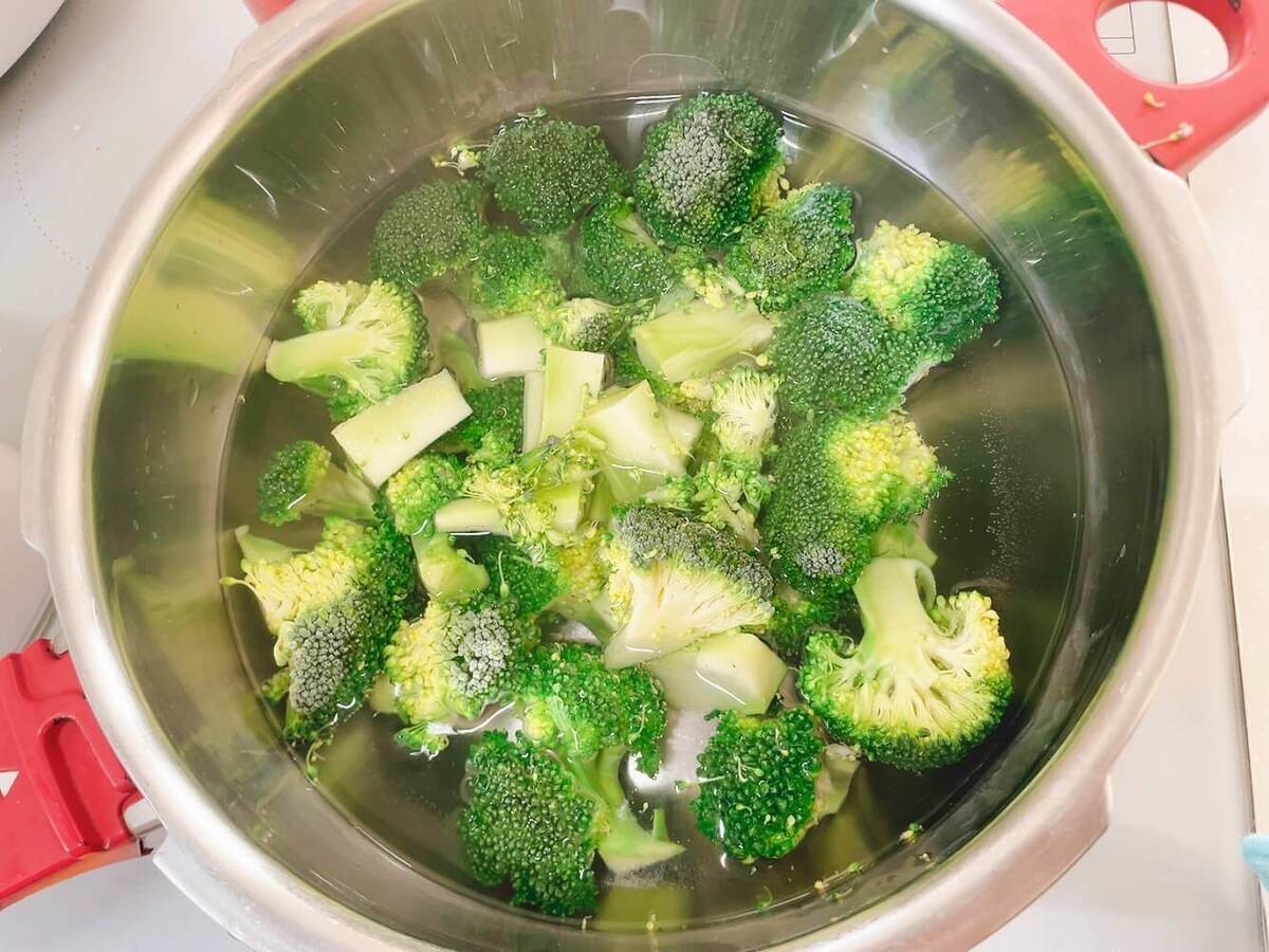 リュウジさん「デパ地下風ブロッコリーと卵のツナマヨサラダ」