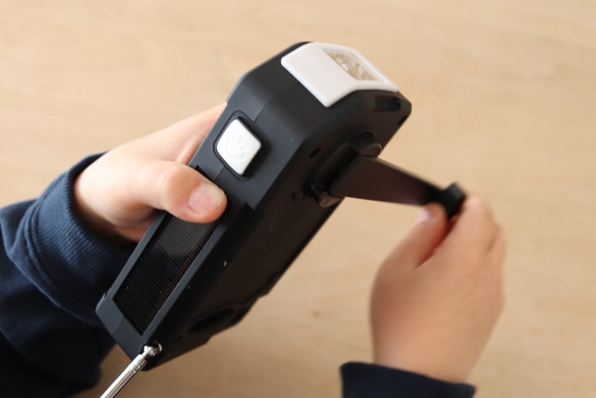 【緊急時のスマホ充電】4つの“緊急充電方法”