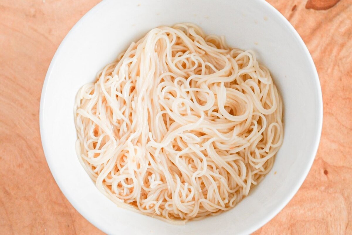 豚ニラ混ぜそうめん