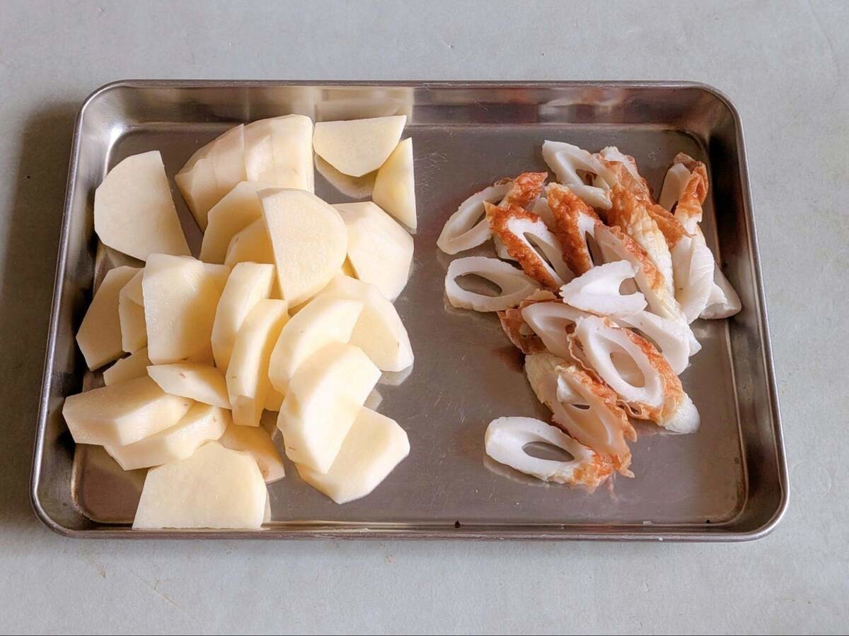 ジャガイモとちくわのバター煮