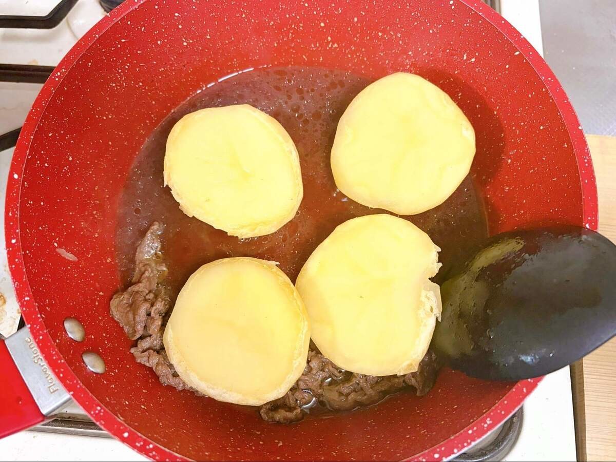 長谷川あかりさん「シンプル肉じゃが」