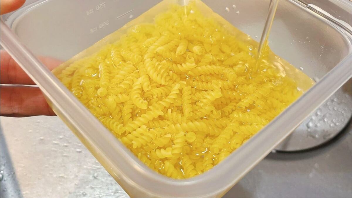 「茹でないマカロニ」の調理法
