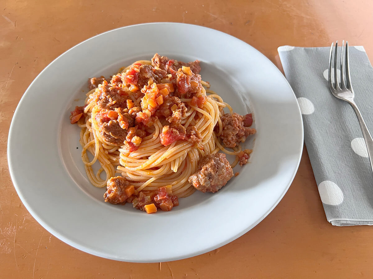 弓削啓太さん「ごちそうミートソース」のレシピ