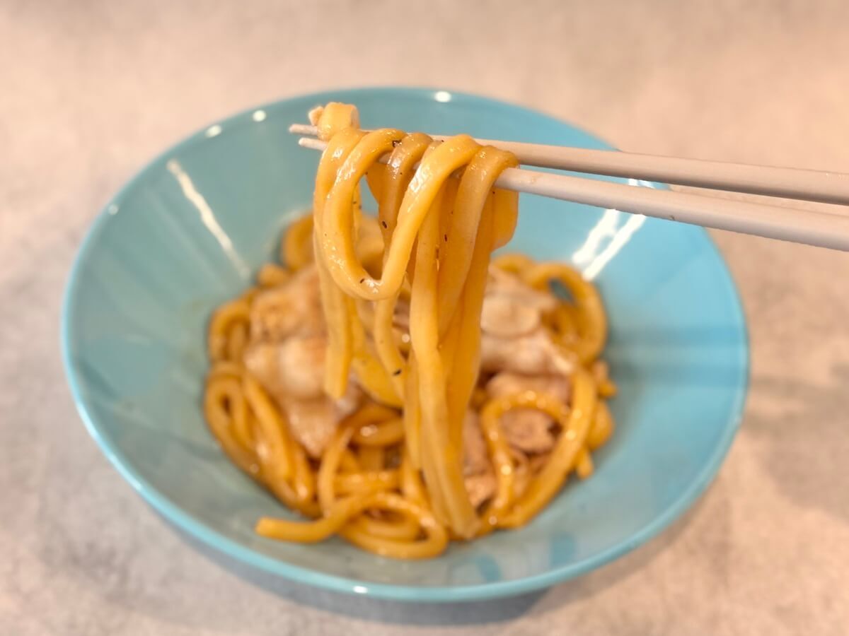 りゅうさん「豚バラのコク旨バターうどん」のレシピ