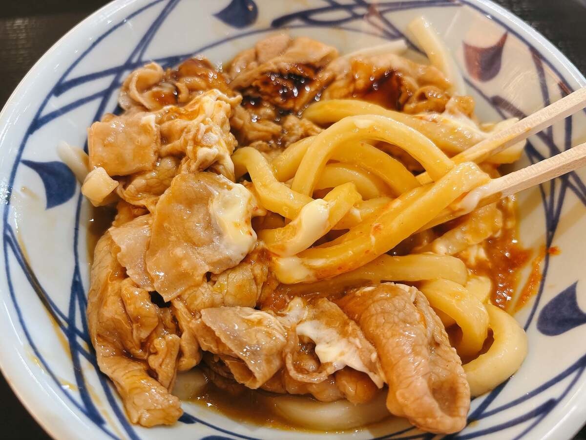 丸亀製麺「こく旨豚玉ぶっかけ 並（税込890円）