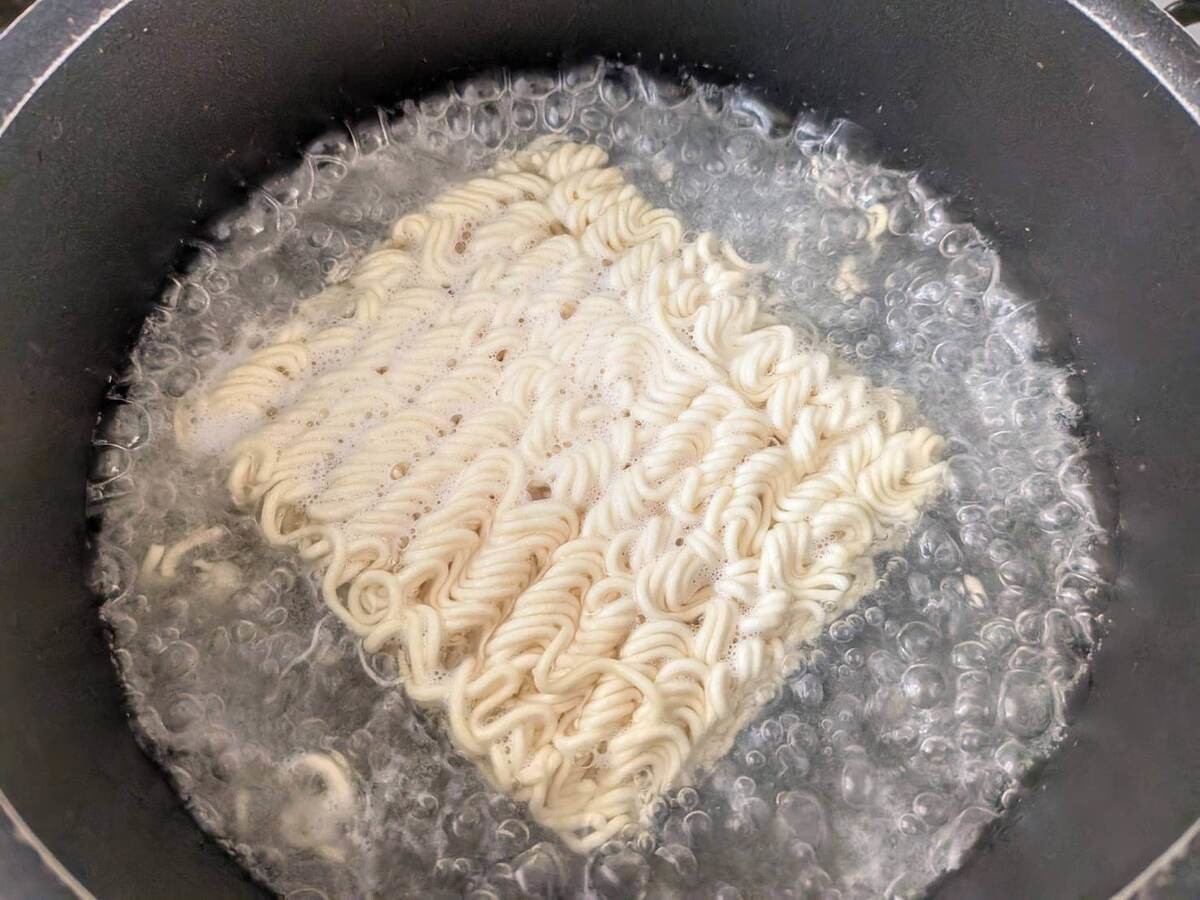 白根誠さん「サッポロ一番みそラーメン 辛うまアレンジレシピ」