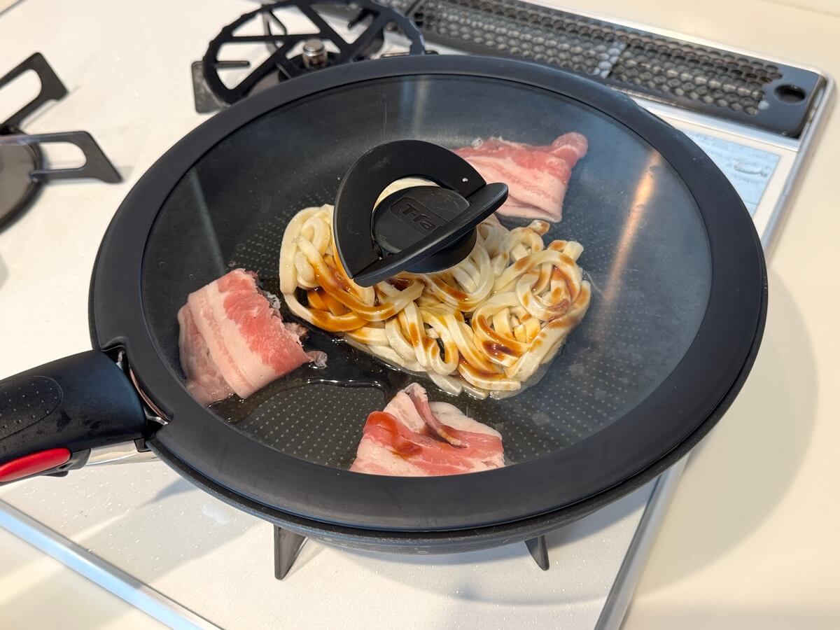 りゅうさん「豚バラのコク旨バターうどん」のレシピ