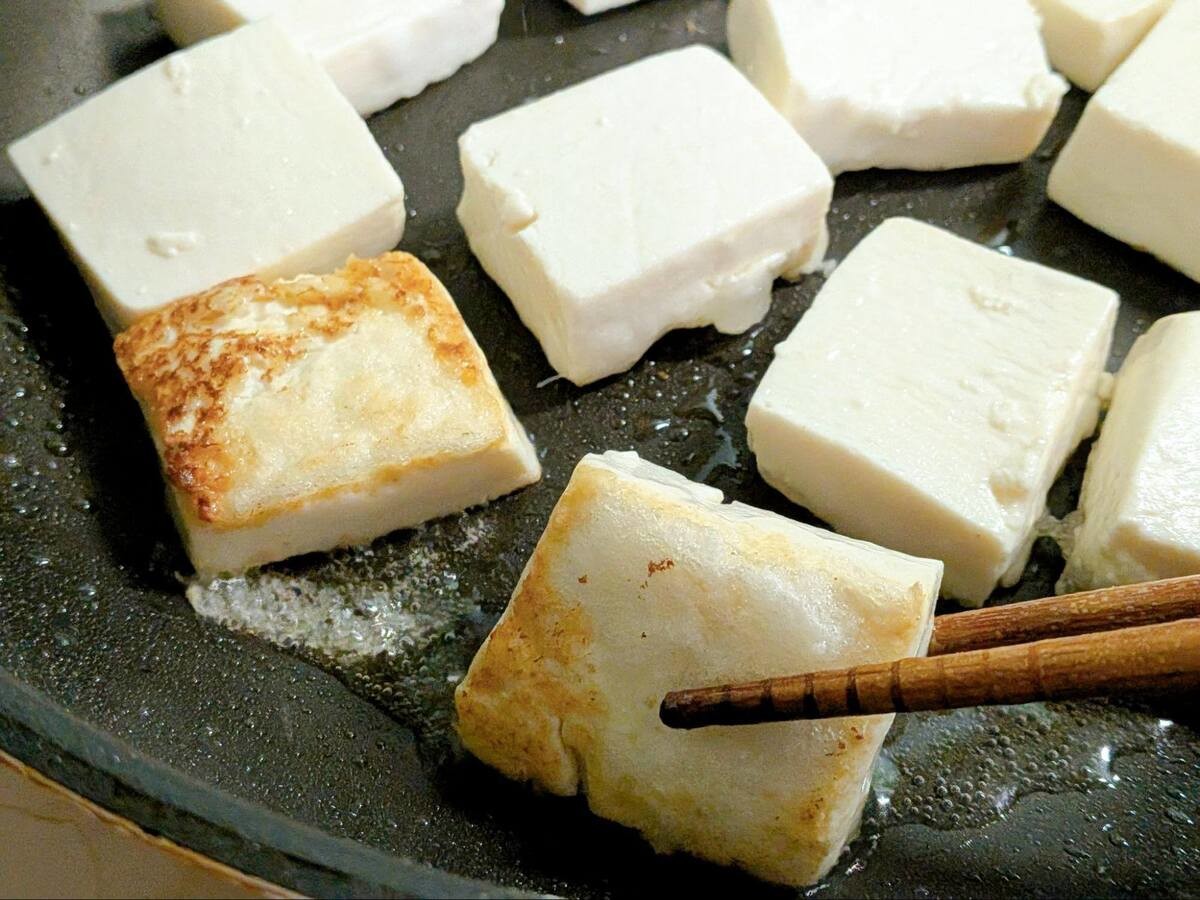 モランボン公式「ジャンで作る豆腐ステーキ」