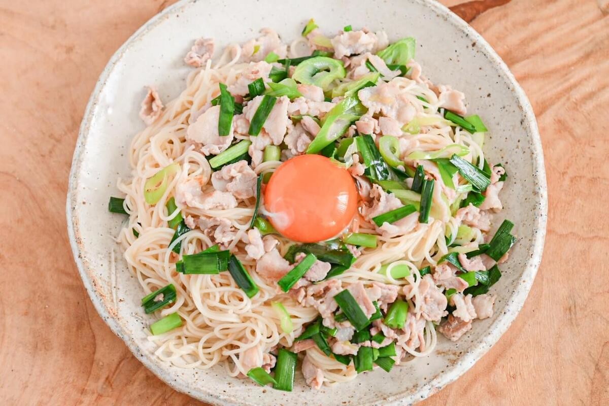 豚ニラ混ぜそうめん