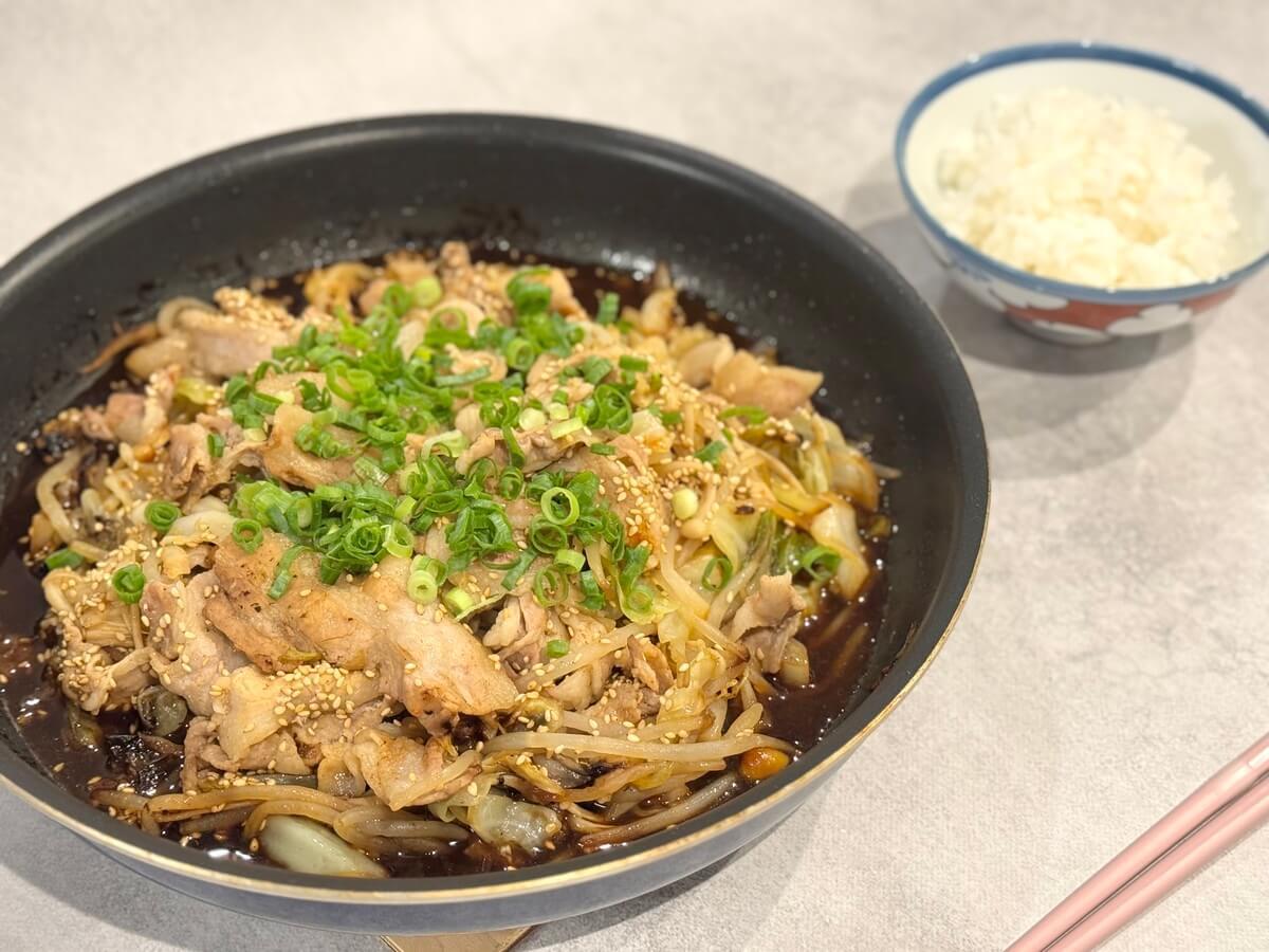 ざく切りキャベツと豚肉の蒸し焼き