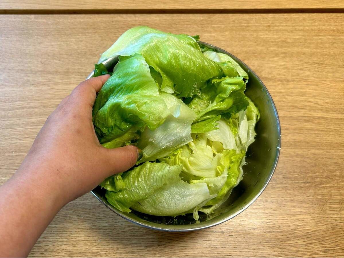 りこ⌇夫が沼る簡単おうちごはんさん「旨ダレ豚巻きレタス」