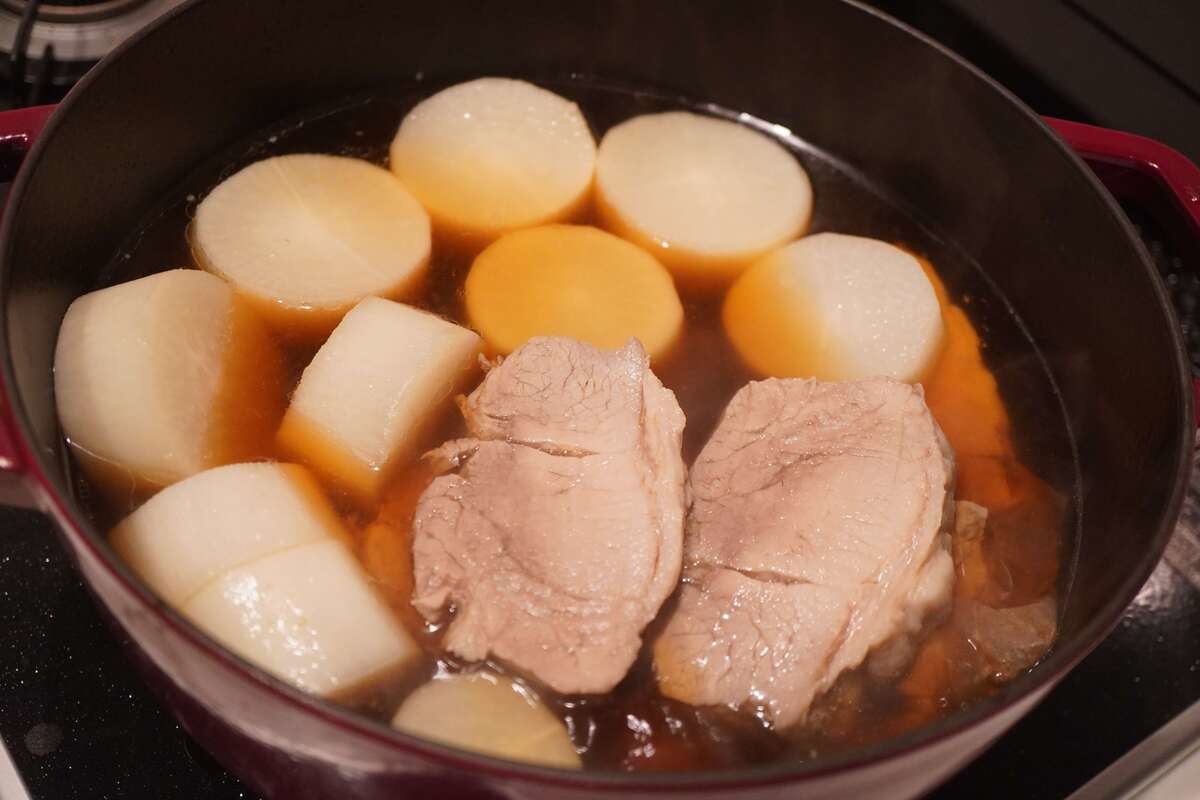 栗原はるみさん「大根と豚肉のべっこう煮」