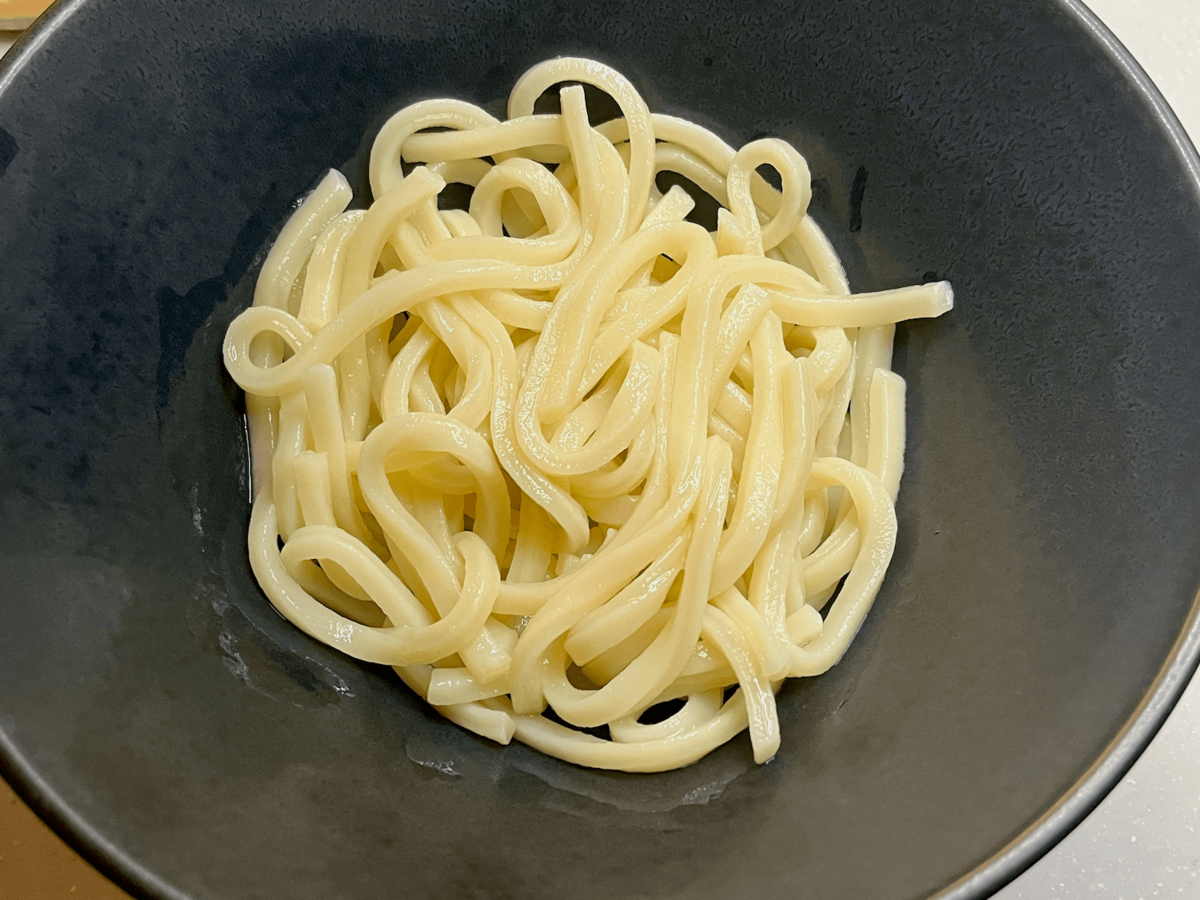 イチカツ料理チャンネル「明太釜玉うどん」風レシピ