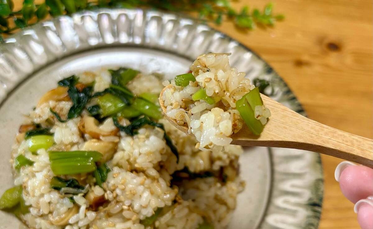 まりこさん「小松菜焼きめし」のレシピ