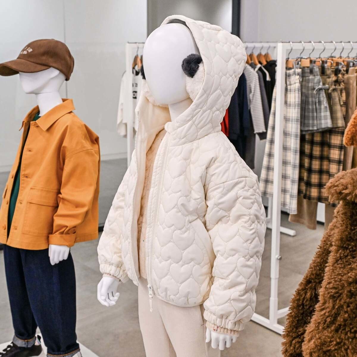 GU「ウォームパデット」のキッズアウター