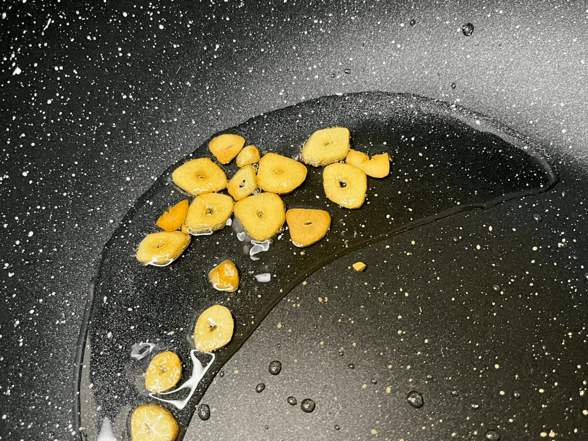 パパイズムさん「泣く子も黙るトンテキ」