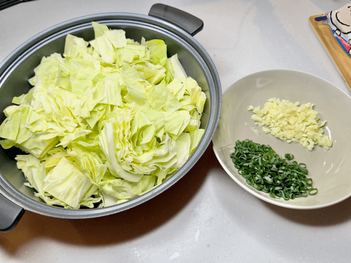 リュウジさん「二郎系肉野菜鍋」のレシピ