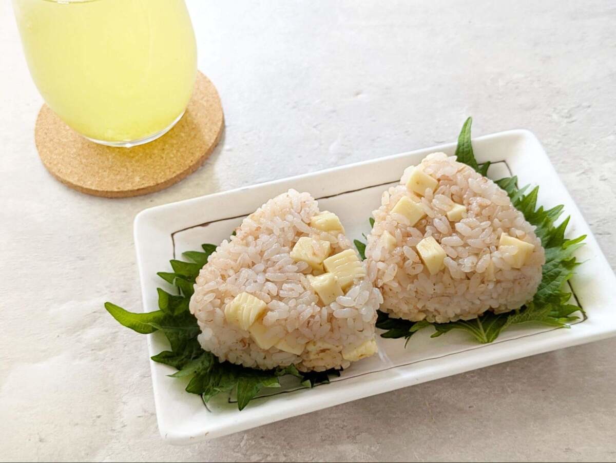 “管理栄養士”が警告【おにぎりのNG食べ方】