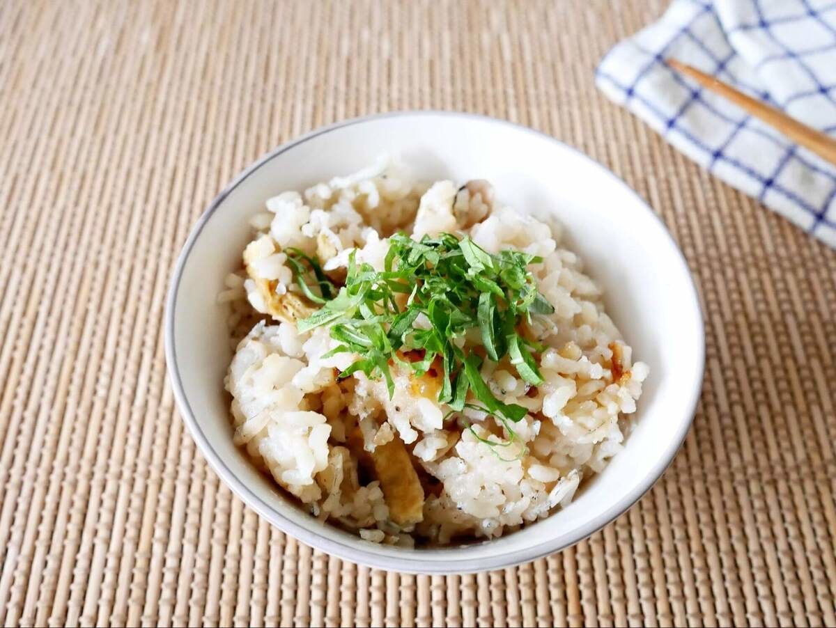 ZIP!「しらすと油揚げの炊き込みご飯」のレシピ