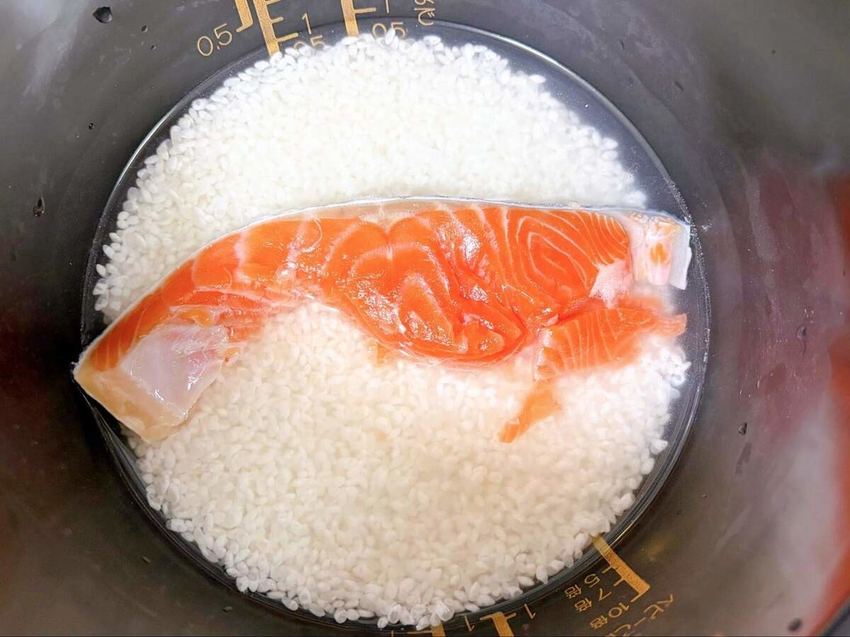 白まいたけと鮭のバター飯