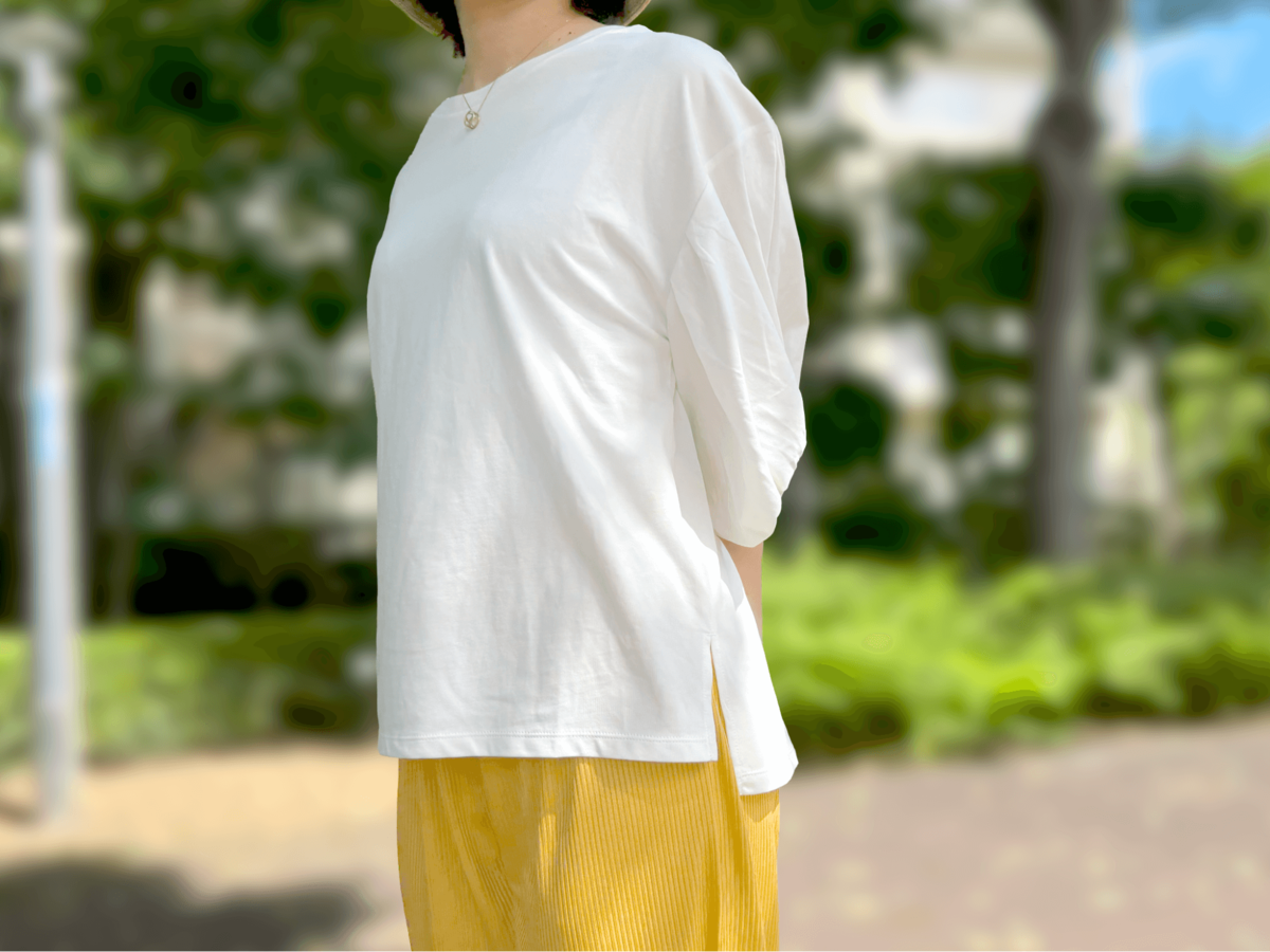 トライアルの「ボリューム袖Tシャツ」