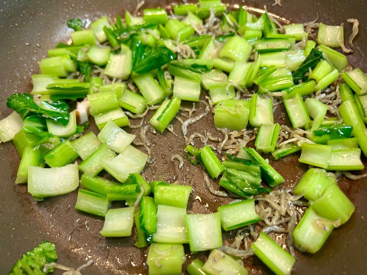まりこさん「小松菜焼きめし」のレシピ