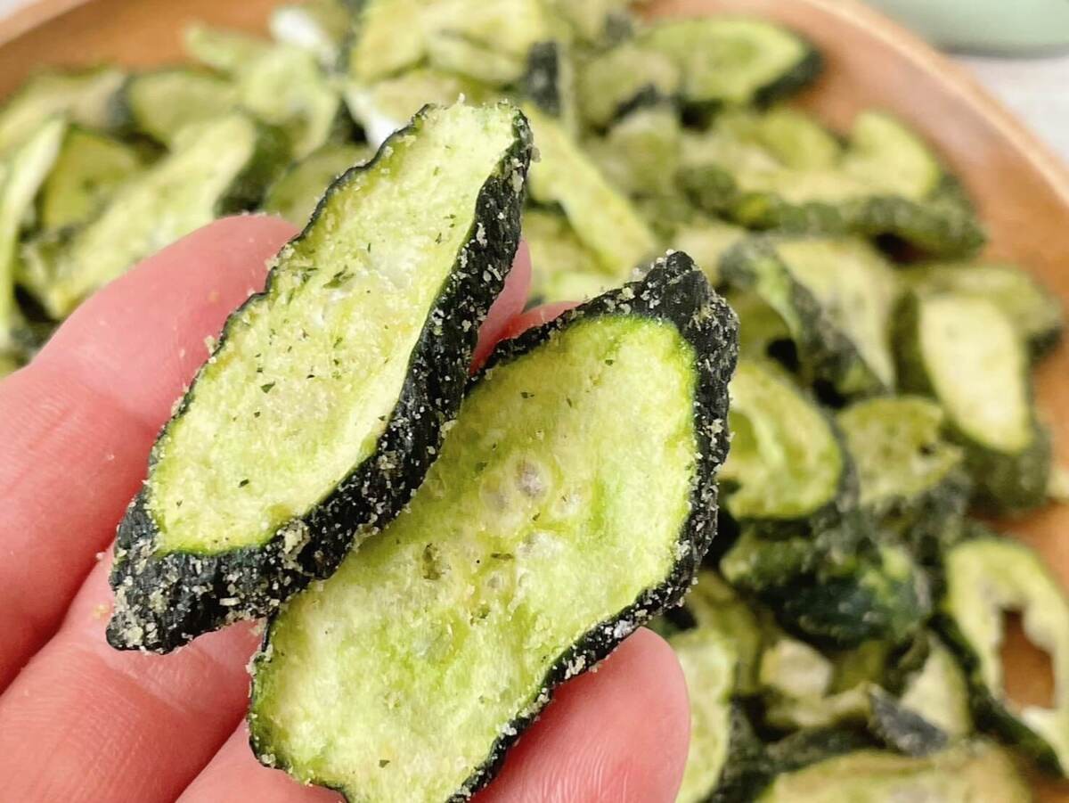 コストコおすすめ「DJ＆A ピクルスフレーバー　きゅうりチップス」