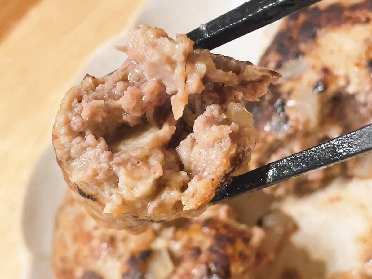 ハンバーグに氷(クラッシュアイス)を入れて焼くレシピ