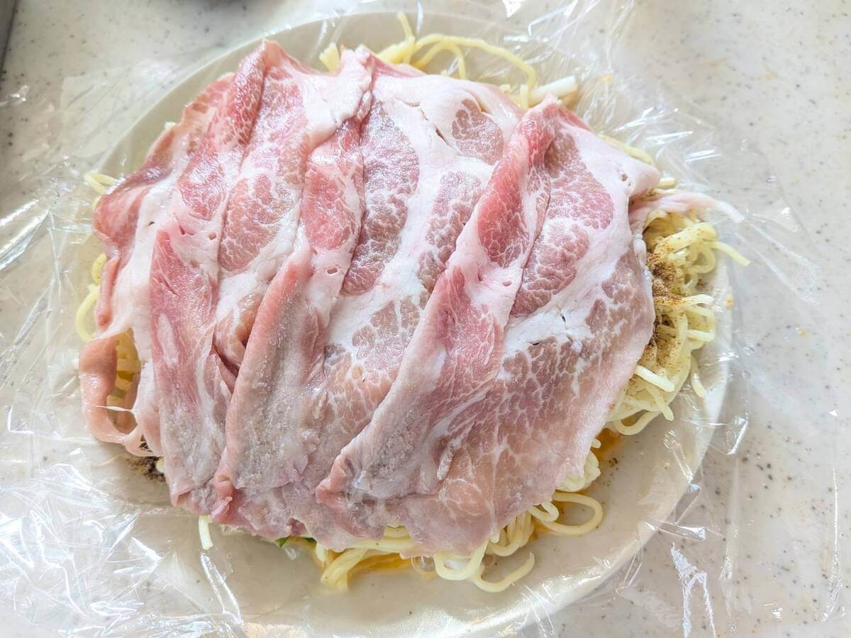 かわぴーさん「もう炒めない 爆速オムそば」