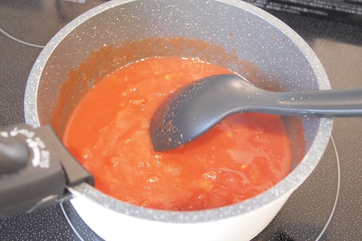 おすすめのカップ麺アレンジ!トマト缶で「無水チリトマト」